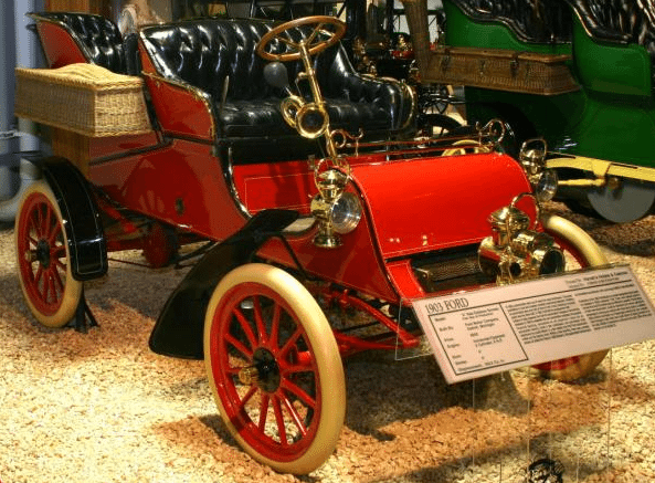 1901 ford model a car - first ford car